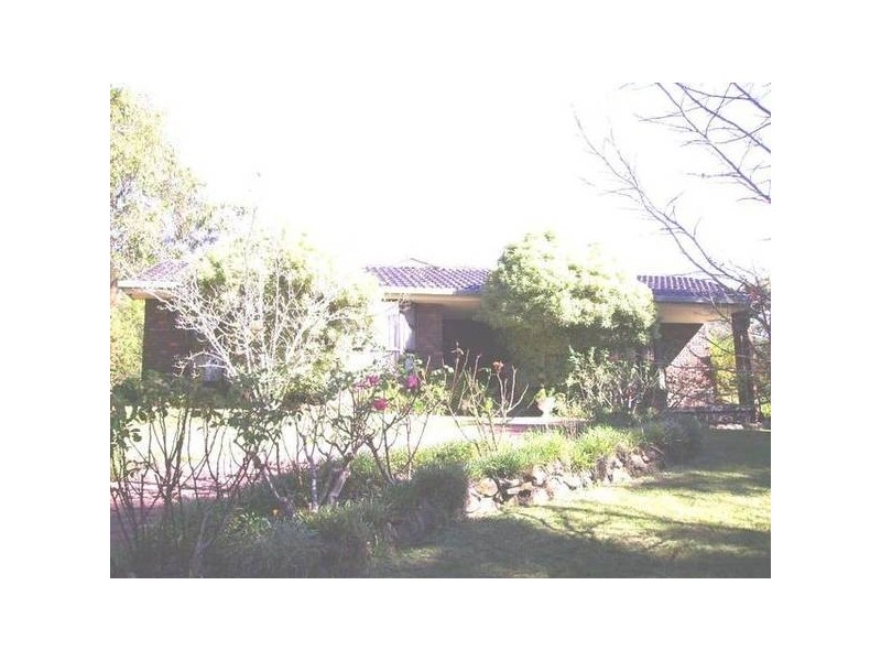 35 Bishops Crescent, Armidale NSW 2350