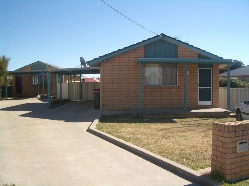 2/214 Canambe Street, Armidale NSW 2350