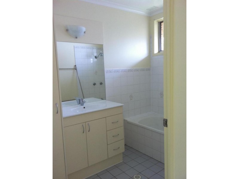 2/214 Canambe Street, Armidale NSW 2350
