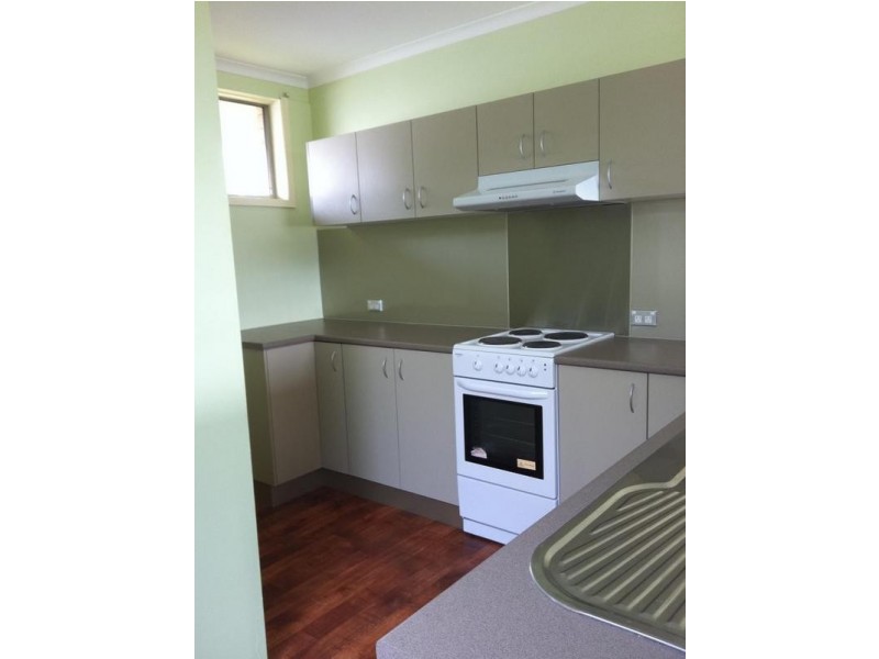 2/214 Canambe Street, Armidale NSW 2350
