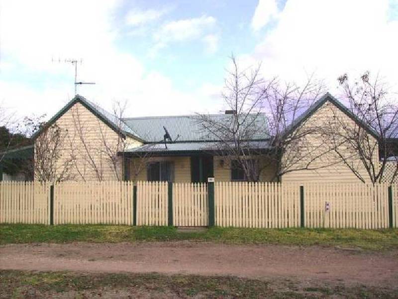 100 GOLGOTHA STREET, Armidale NSW 2350