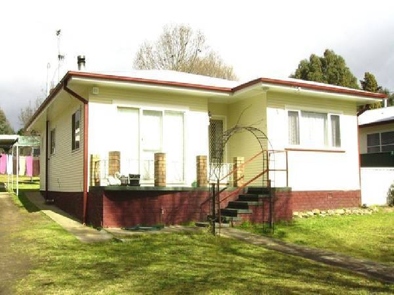 Mossman Street, Armidale NSW 2350