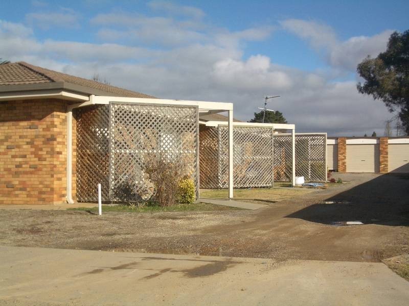 1/10 WIGAN AVENUE, Armidale NSW 2350