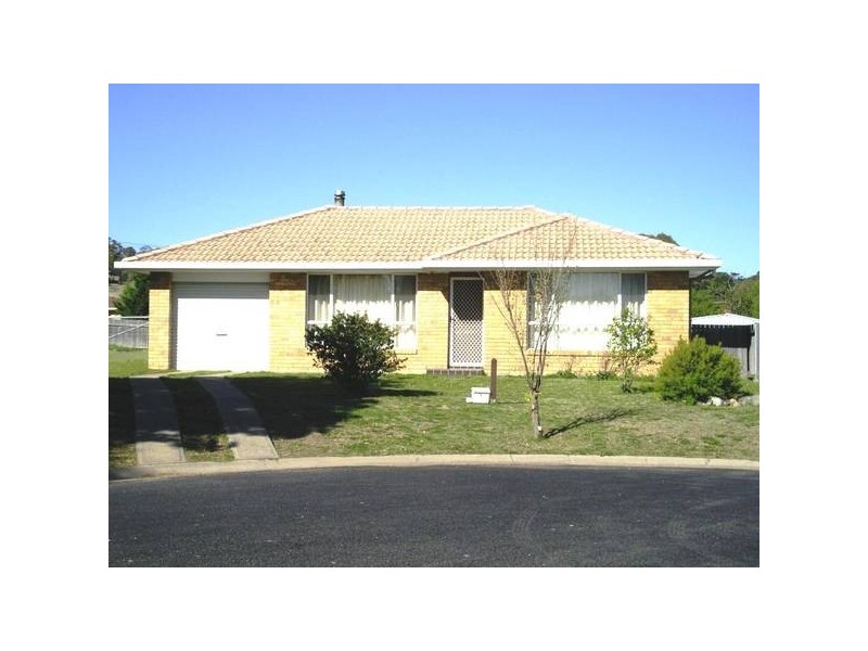 6 Centennial Close, Armidale NSW 2350