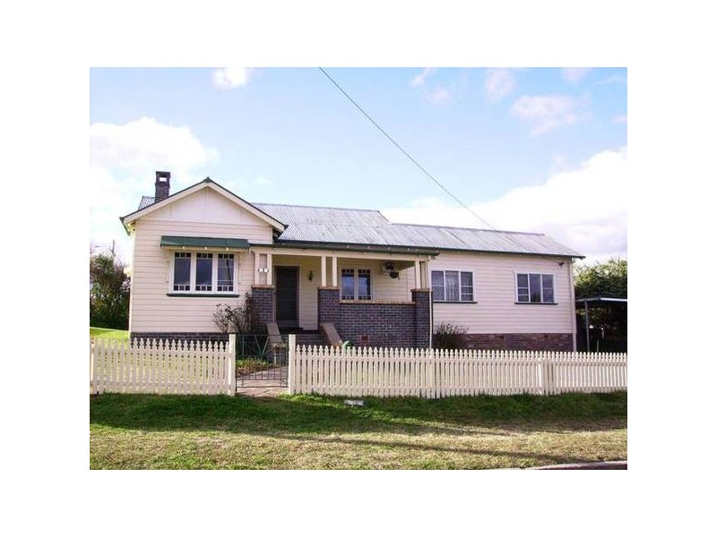 63 Newton Street, Armidale NSW 2350