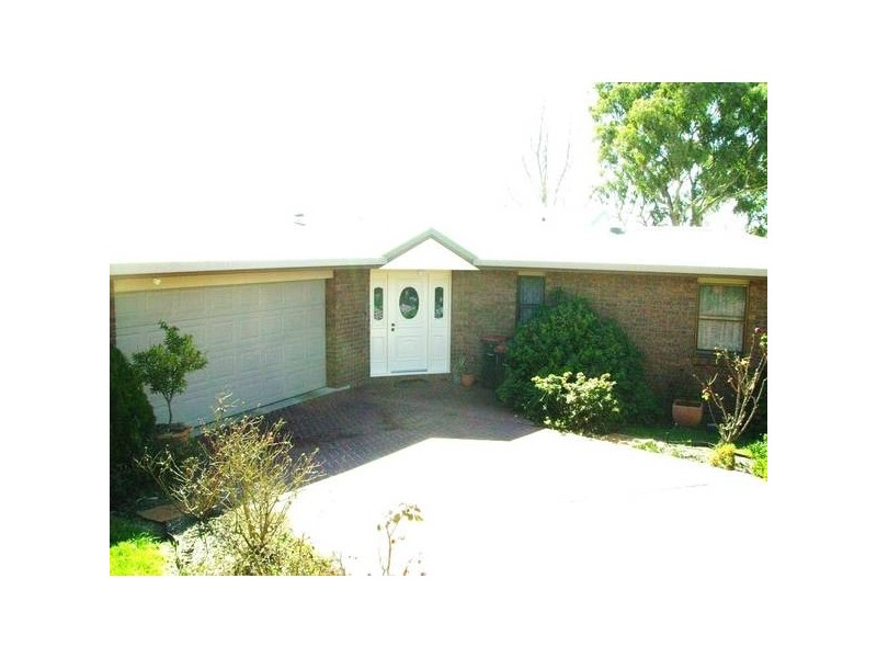 Merino Terrace, Armidale NSW 2350