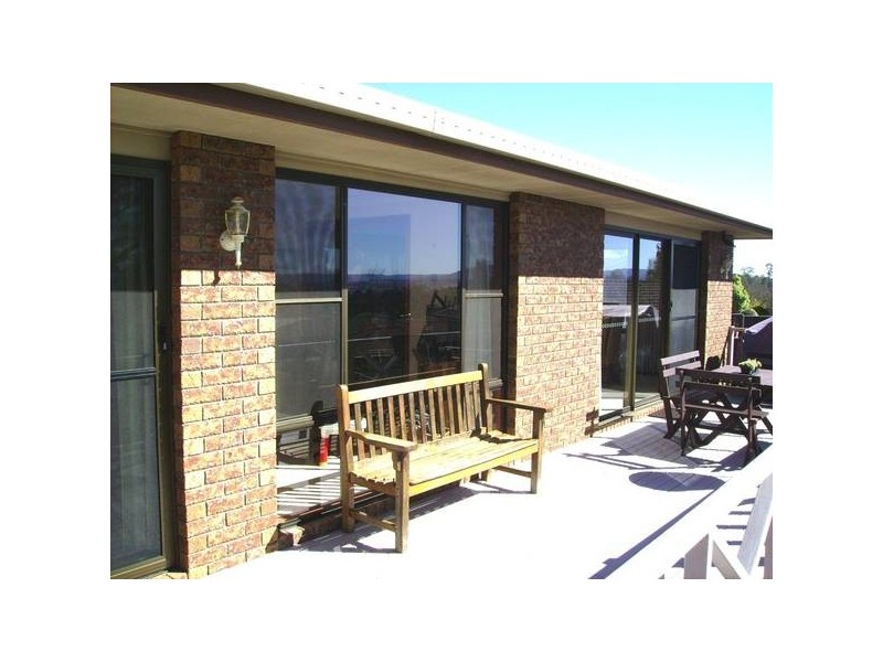 Merino Terrace, Armidale NSW 2350