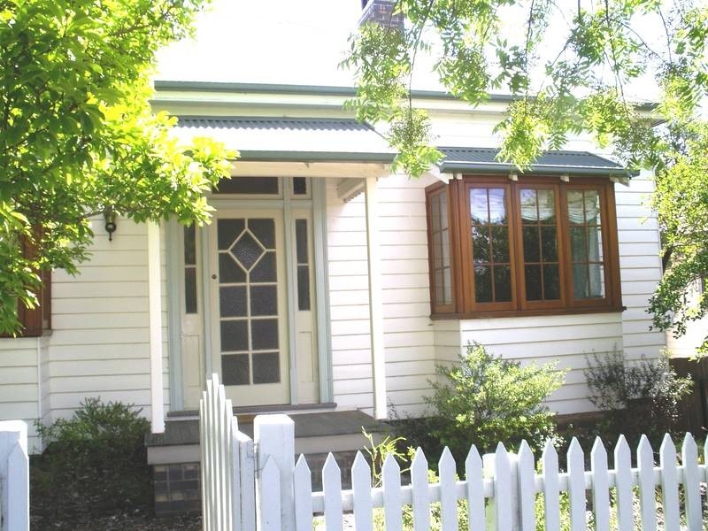 83 MANN STREET, Armidale NSW 2350