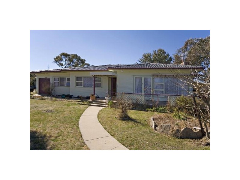 Erskine Street, Armidale NSW 2350