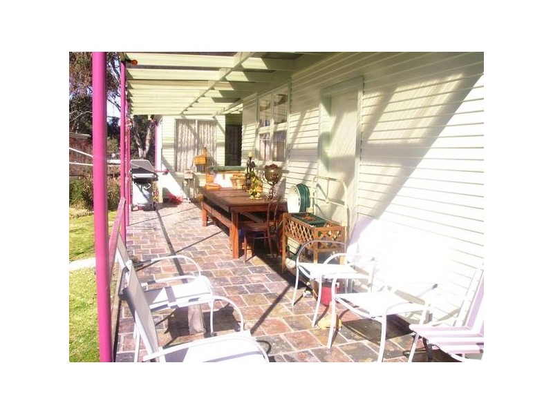 Erskine Street, Armidale NSW 2350