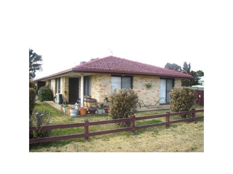 82 Douglas Street, Armidale NSW 2350