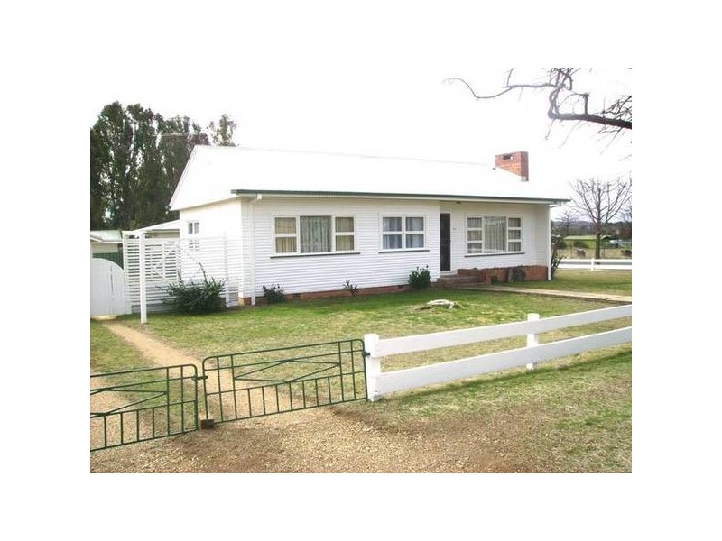 25 Mann Street, Armidale NSW 2350