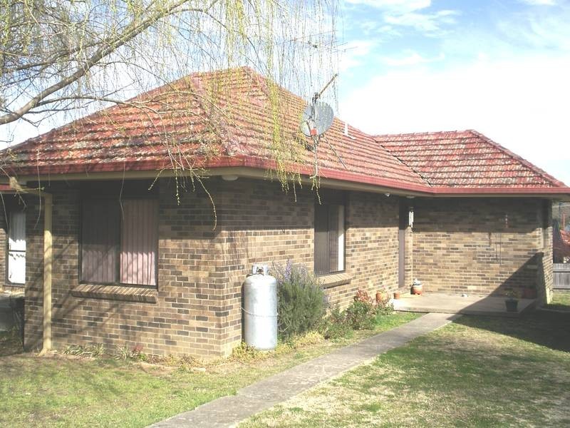 2/38 CHESTNUT AVENUE, Armidale NSW 2350