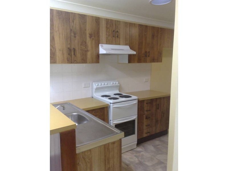 2/38 CHESTNUT AVENUE, Armidale NSW 2350