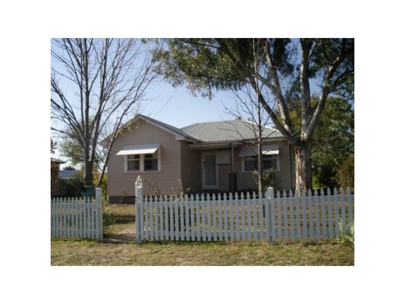 49 Mossman Street, Armidale NSW 2350