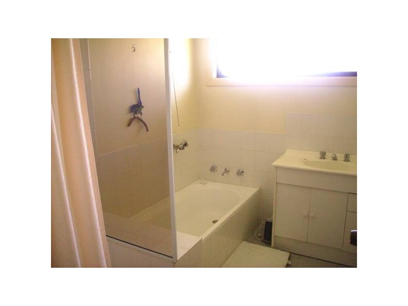 2/24 Samuelson Crescent, Armidale NSW 2350