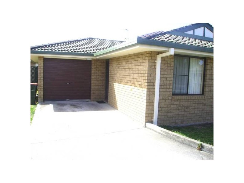 2/24 Samuelson Crescent, Armidale NSW 2350