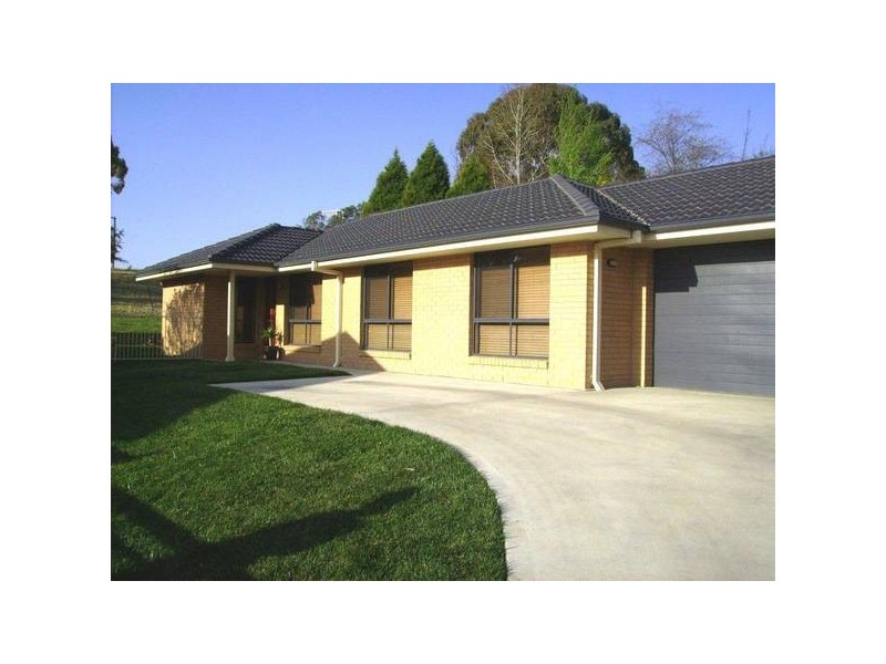 9 Baird Place, Armidale NSW 2350