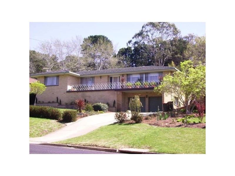 19 Campion Parade, Armidale NSW 2350