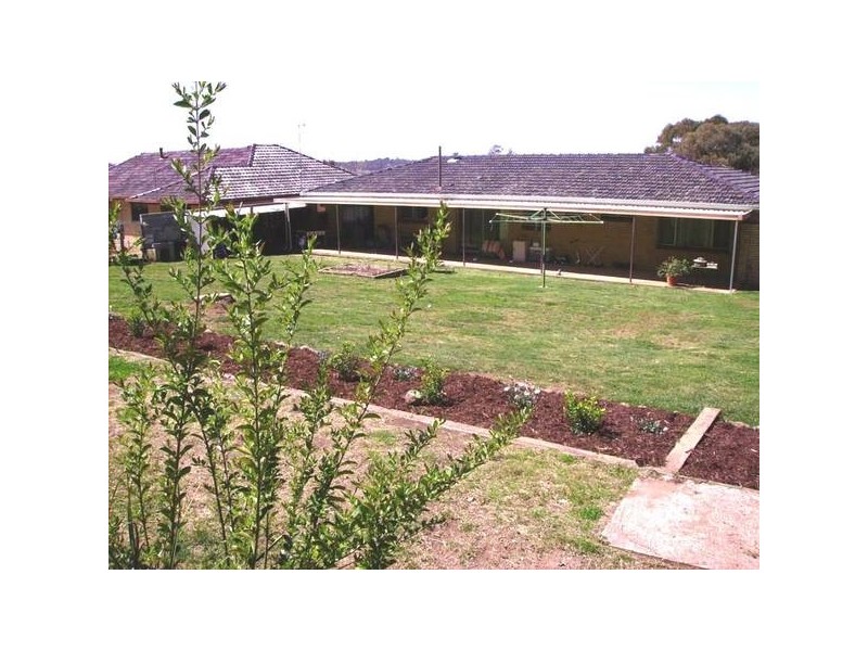 19 Campion Parade, Armidale NSW 2350