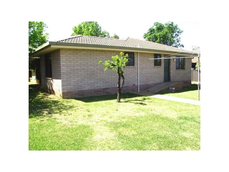 18 Crest Road, Armidale NSW 2350