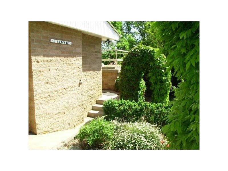 1 Lynches Road, Armidale NSW 2350