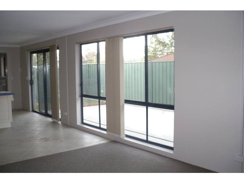 2/6 Grills Place, Armidale NSW 2350