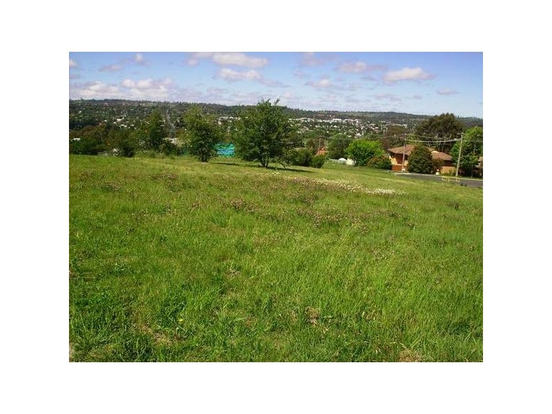 6 Birch Close, Armidale NSW 2350