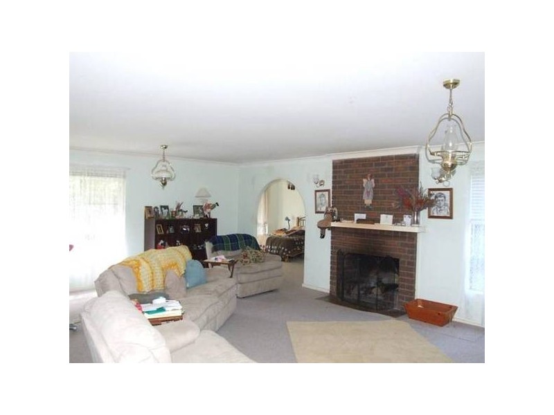 20 Pine Avenue, Saumarez NSW 2350
