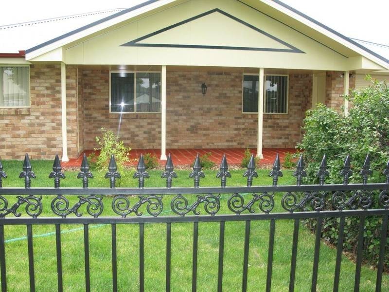 5 Queen Elizabeth Drive, Armidale NSW 2350