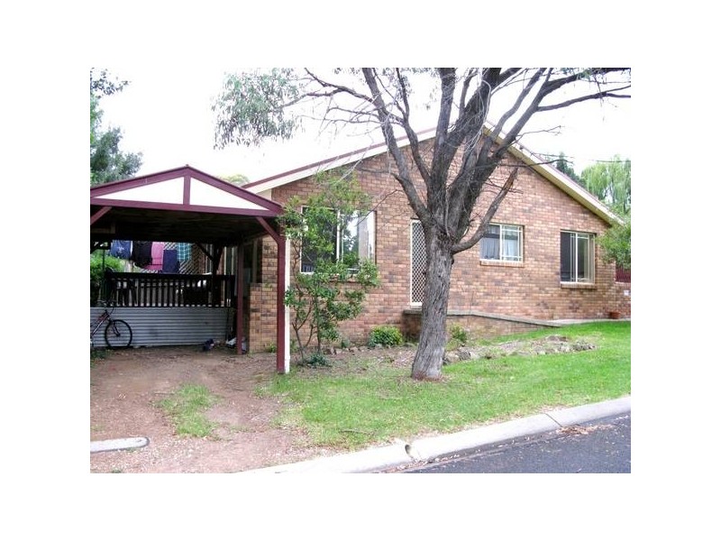 1/15 McShane Ave, Armidale NSW 2350