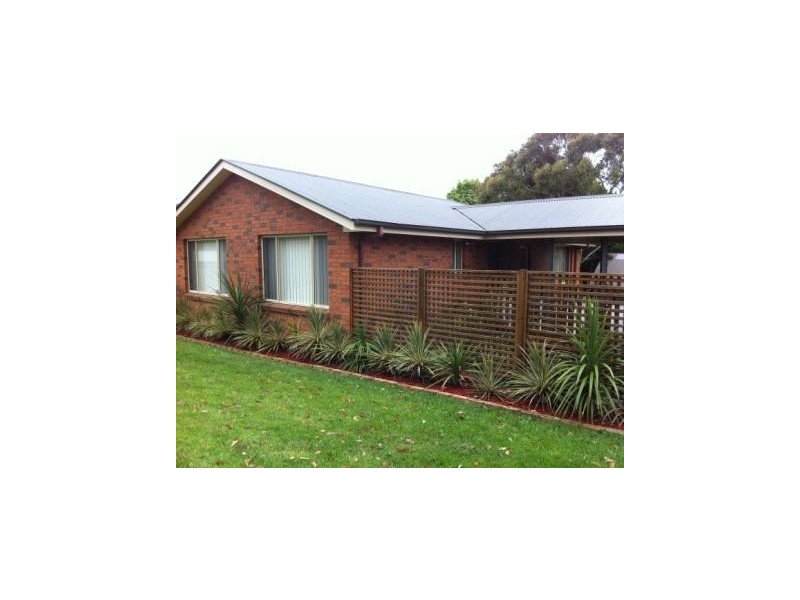 11 Reginald Avenue, Armidale NSW 2350