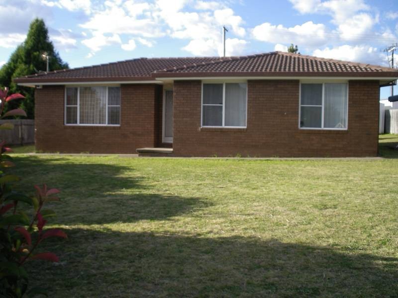 34 Verna Close, Armidale NSW 2350