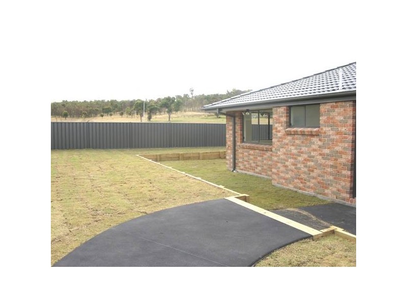 27 Aldred Avenue, Armidale NSW 2350