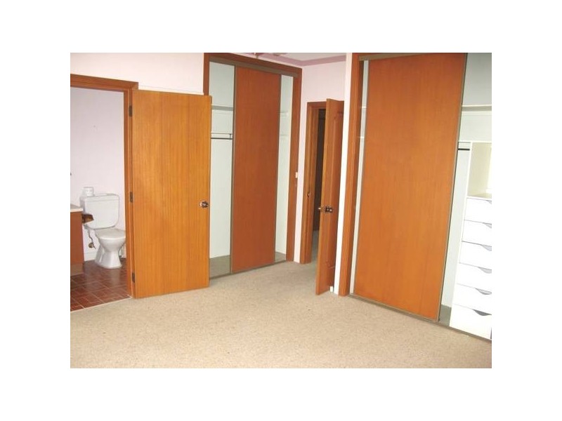 2/137 Brown Street, Armidale NSW 2350