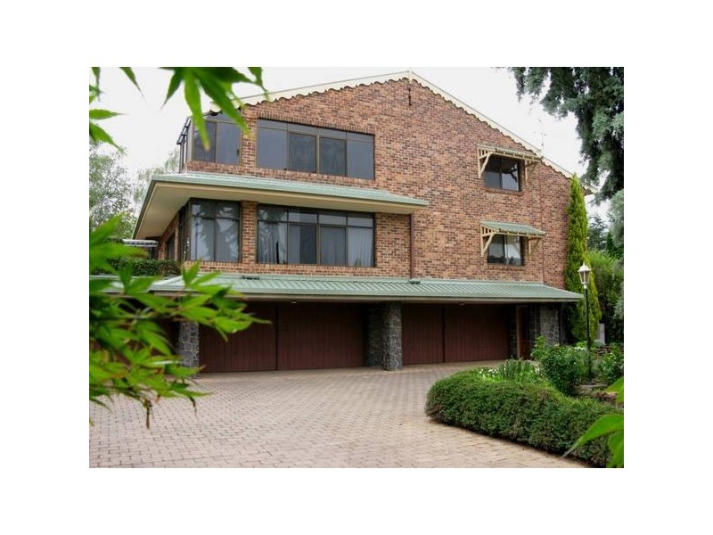 2/137 Brown Street, Armidale NSW 2350