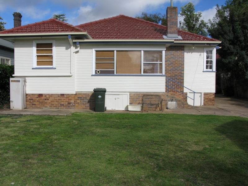 111 Butler Street, Armidale NSW 2350
