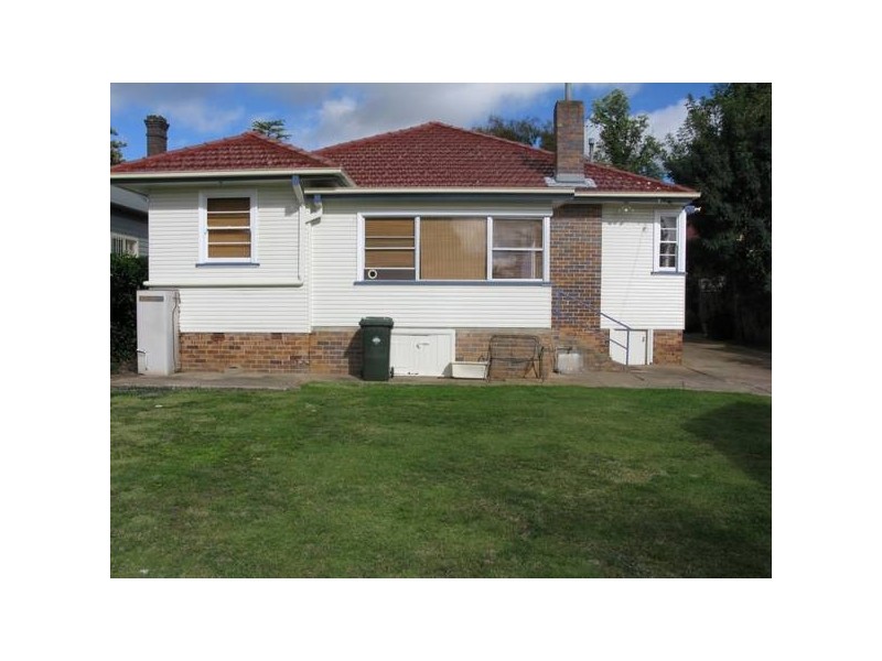 111 Butler Street, Armidale NSW 2350