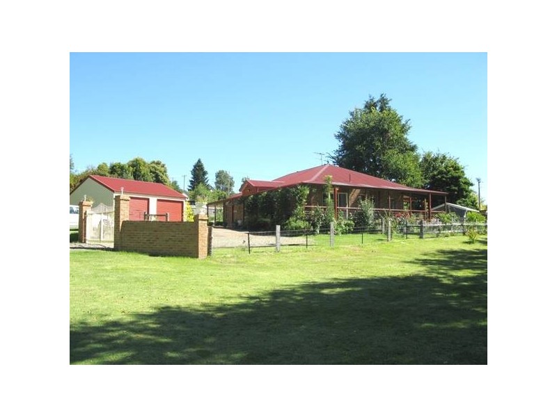 107A Kirkwood Street, Armidale NSW 2350