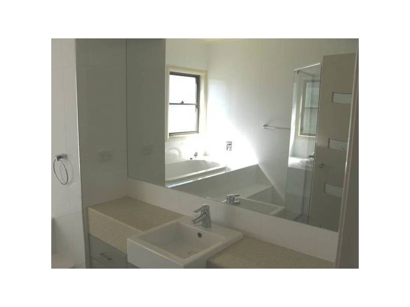 2 Illallangi Close, Armidale NSW 2350