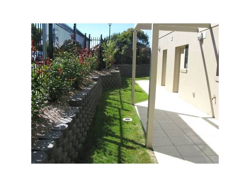 2 Illallangi Close, Armidale NSW 2350