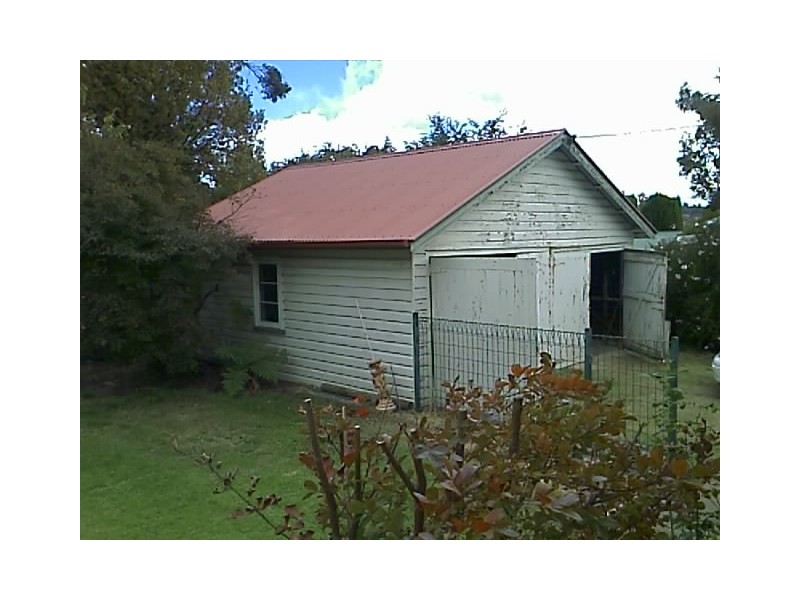 166 Marsh Street, Armidale NSW 2350