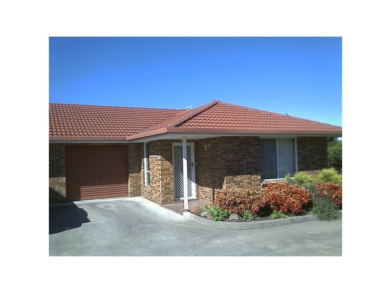 2/17 Jayne Close, Armidale NSW 2350