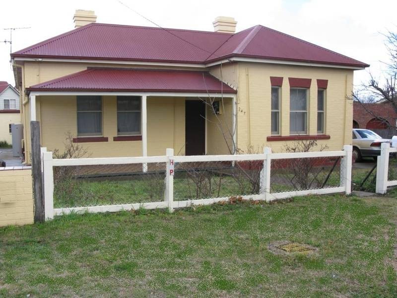 247 Brown Street, Armidale NSW 2350