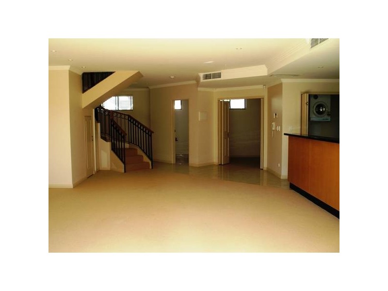 UNIT 1 THE MALL & MEWS, Armidale NSW 2350