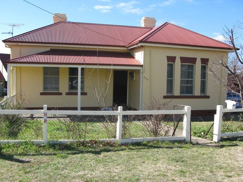 247 Brown Street, Armidale NSW 2350