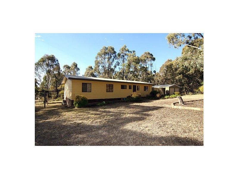84 Kendall Road, Armidale NSW 2350