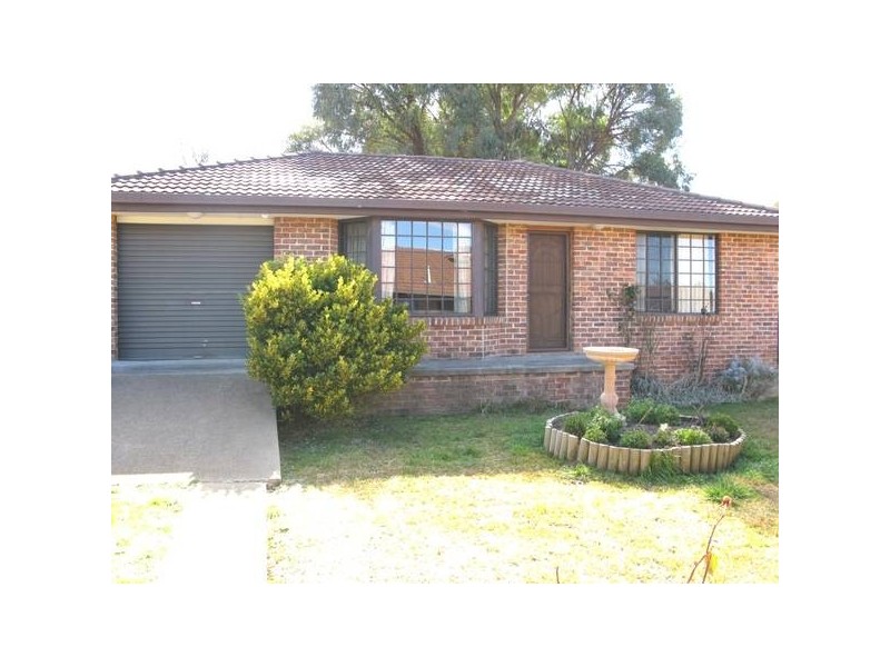 2/27 Murray Avenue, Armidale NSW 2350