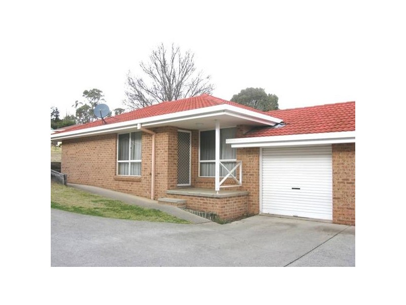 1/8 Nathaniel Pidgeon Drive, Armidale NSW 2350