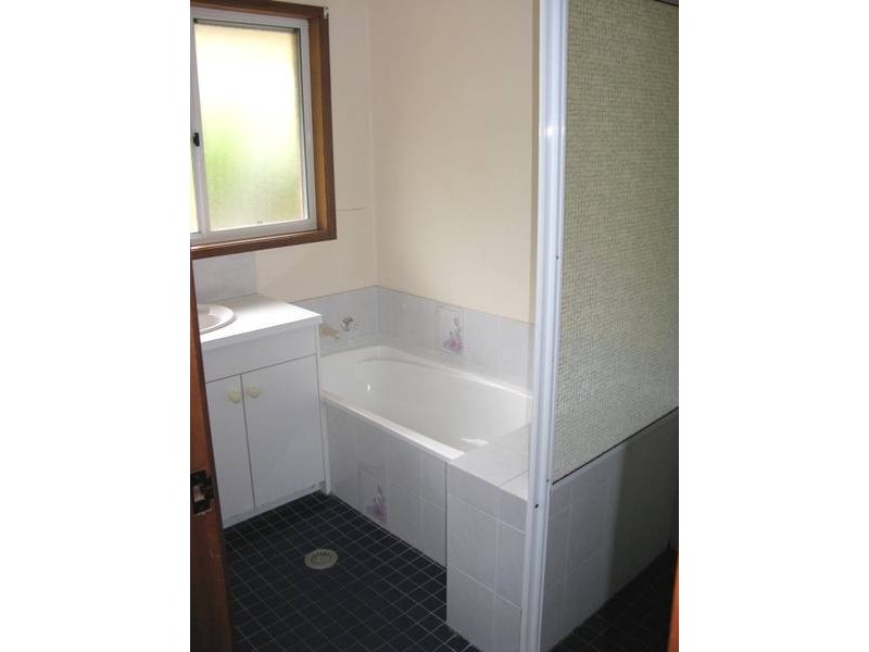 1/8 Nathaniel Pidgeon Drive, Armidale NSW 2350